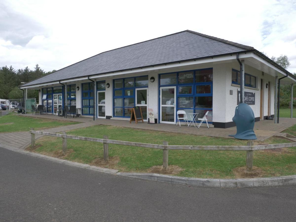 Hotel Vivienne Ballymoney Exterior foto